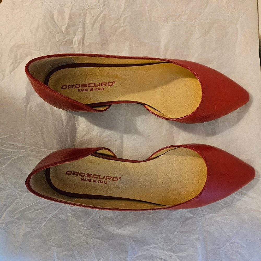 Women's Oroscuro Italian made Red Leather Flats, size 6.5. Excellent condition